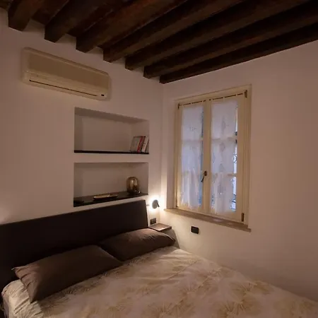 Carlo & Dany Piano Terra In Centro Con Giardino *