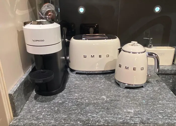 Apartment Carlo & Dany Piano Terra In Centro Con Giardino Parma