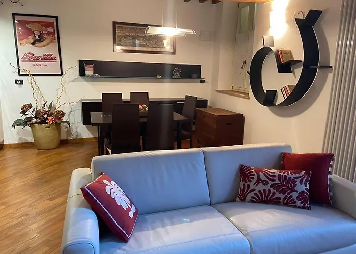 Carlo & Dany Piano Terra In Centro Con Giardino *