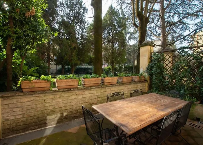 Apartment Carlo & Dany Piano Terra In Centro Con Giardino Parma