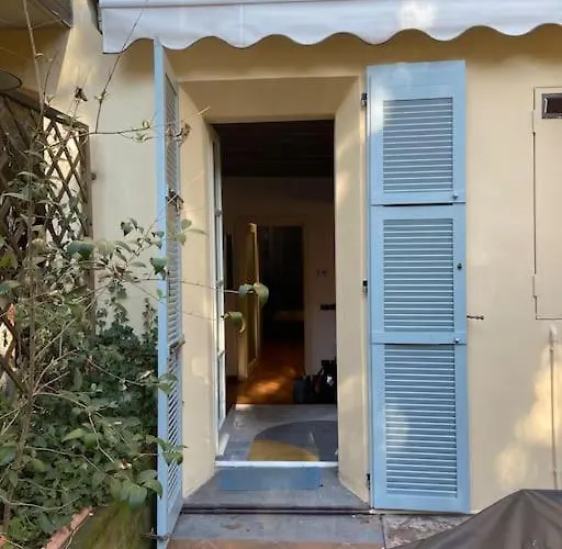 Carlo & Dany Piano Terra In Centro Con Giardino